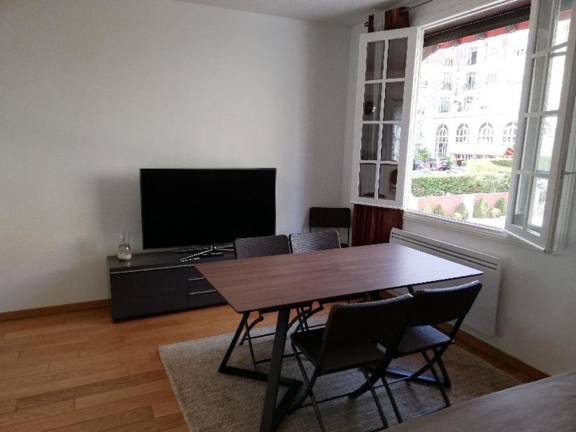 Le Royal Apartment Deauville Bagian luar foto