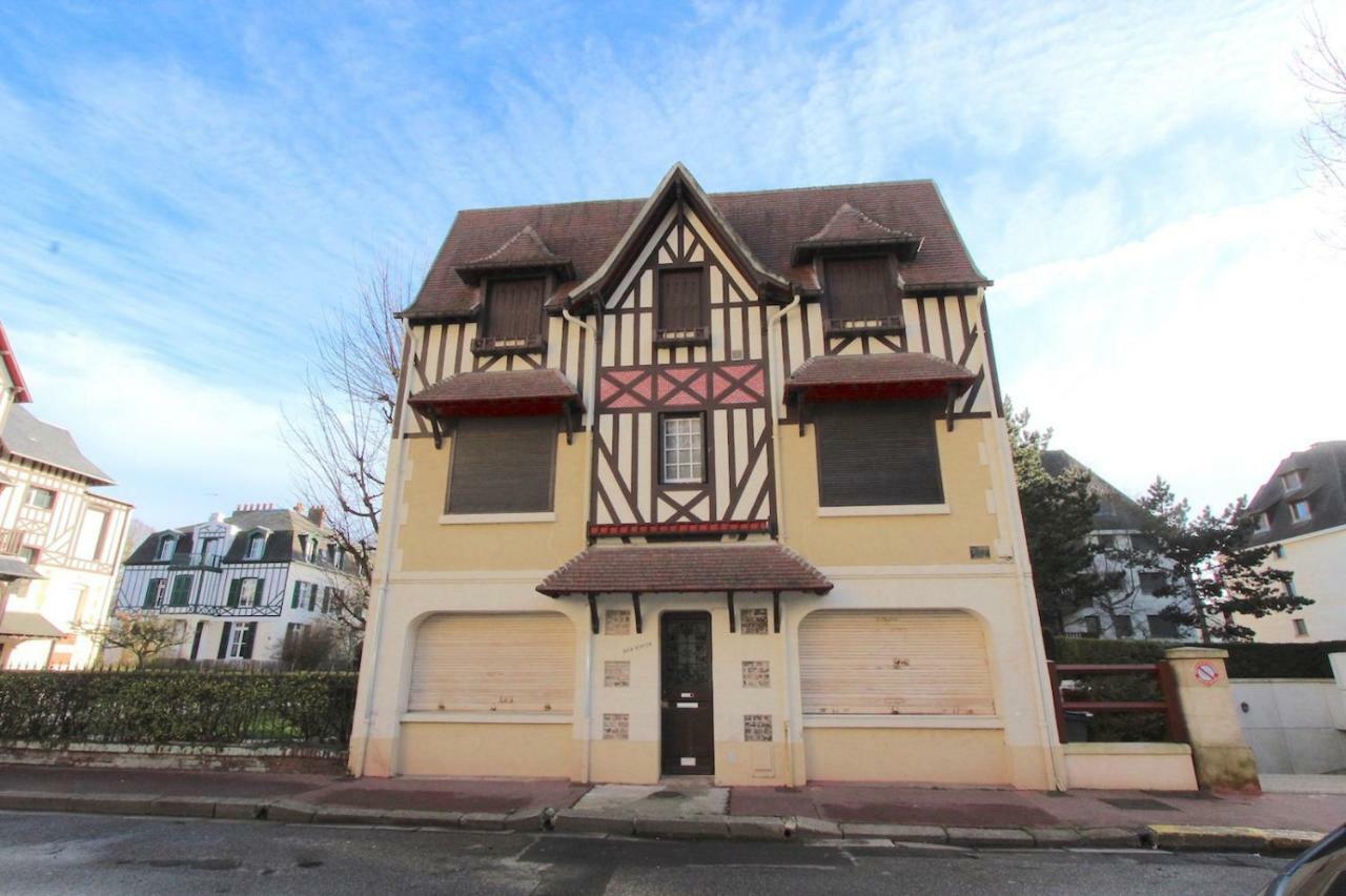 Le Royal Apartment Deauville Bagian luar foto